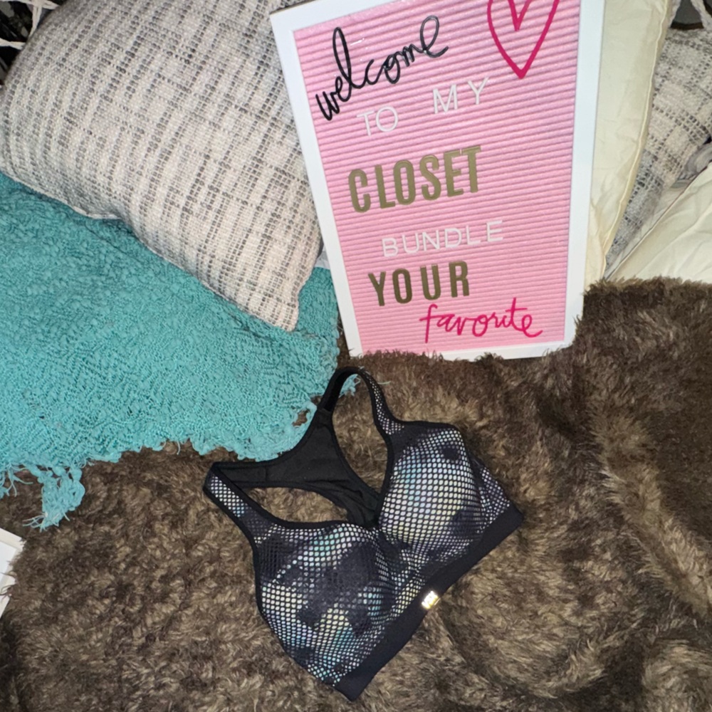 VSX Black and Gray Patterned Sports Bra